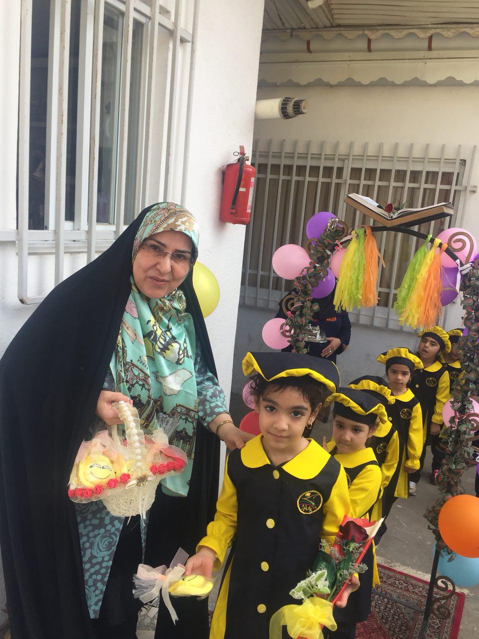 جشن شکوفه ها برای پیش دبستانی های گل دبستان باران اندیشه
